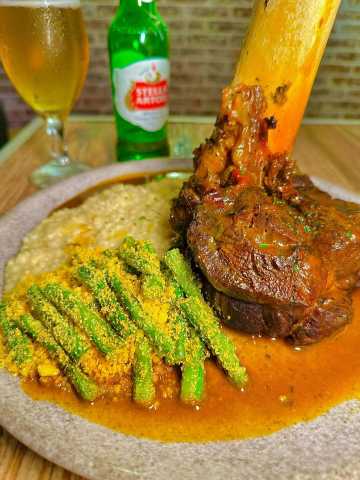 COMIDA QUE MATA A FOME E CRIA MEMÓRIAS - MEET