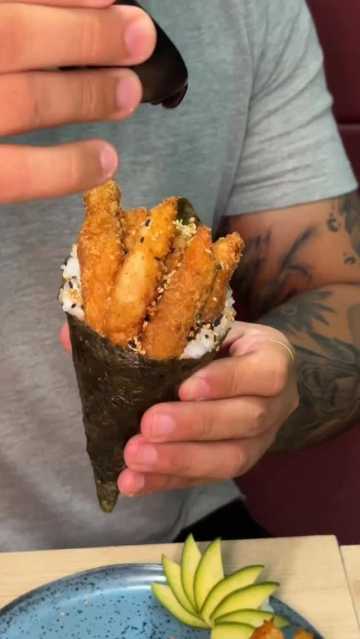 TEMAKI BUTTERFLY - SUSHI PONTA NEGRA